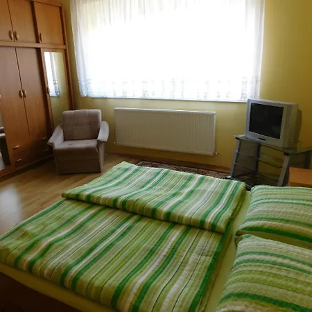 Bodzavirag Vendeghaz Apartmán *