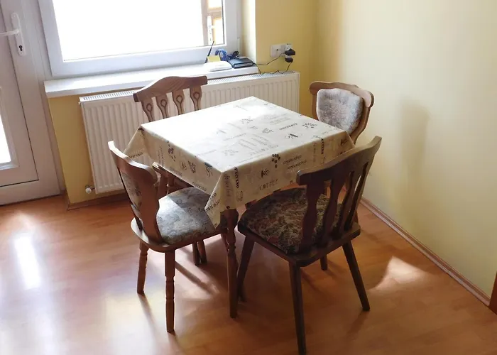 Bodzavirag Vendeghaz *